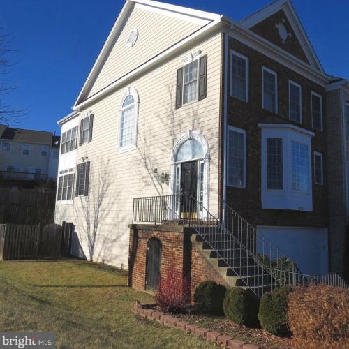 18465 Montview Sq, Leesburg, VA 20176-1261