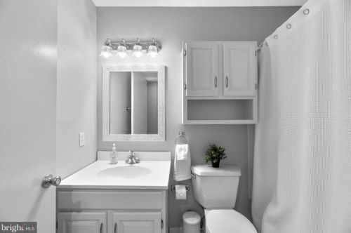 92 Berrywood Dr, Severna Park MD 21146-2001 exterior