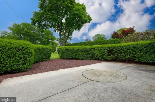 1343 Country Club Dr, Lancaster PA  17601-5209 exterior