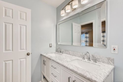 5509 Versailles St, Denver CO  80015-6659 exterior