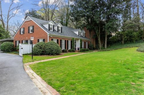 565 Mnr Rdg Dr, Atlanta GA  30305-3511 exterior