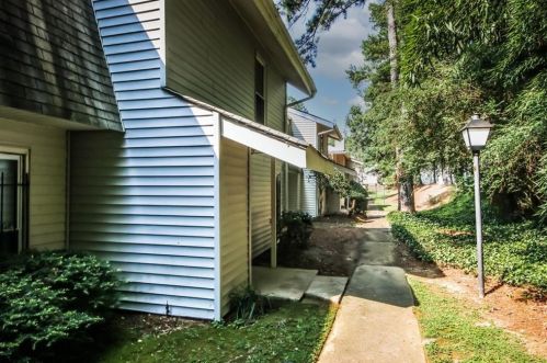 4374 Idlewood Ln, Tucker, GA 30084-6438