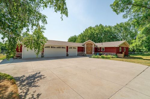 18551 Bates St, Otsego, MN 55327-9533