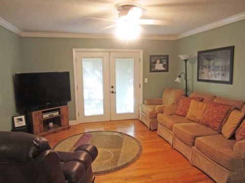 1730 Wadsworth Dr, Cayce-West Columbia SC  29033-2237 exterior