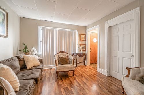 2121 Grove St, Dixmoor, IL 60406-2525