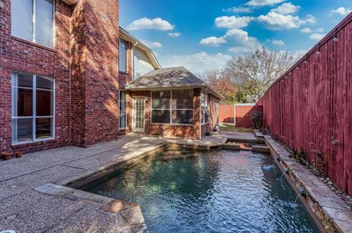 2633 Deep Valley Trl, Carrollton TX  75007-1941 exterior
