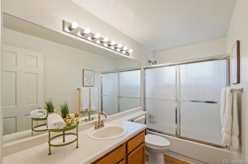 19899 Tufts Dr, Aurora CO  80015-3478 exterior