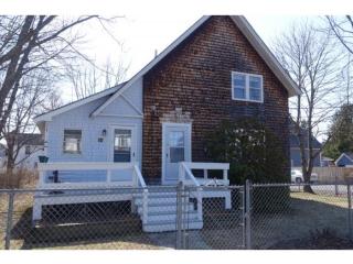 10 Carroll St, Kensington, NH 03833-2302