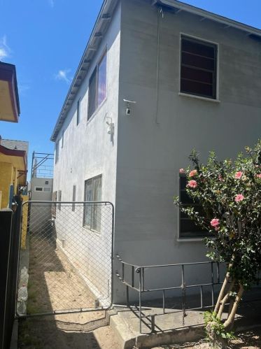 3029 Tweedy Blvd, South Gate, CA 90280-5728