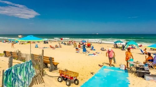 16 Las Vegas Rd, Lavallette NJ 08735-1815 exterior