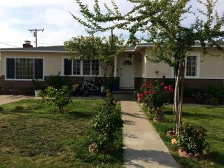 121 Midway Mnr, Anaheim, CA 92805-4612