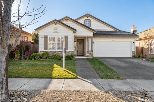1134 Mitchell Ln, Windsor, CA 95492-6838