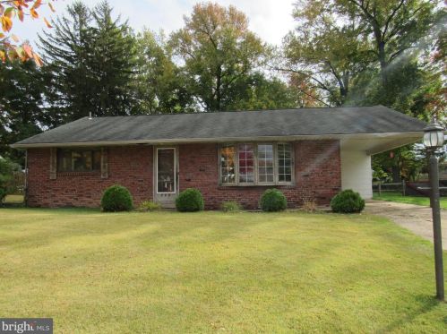 229 Bradley Ave, Tavistock, NJ 08033-2903