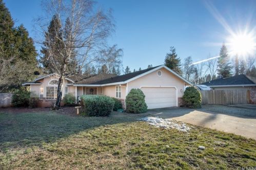 1574 Gate Ln, Paradise, CA 95969-2319