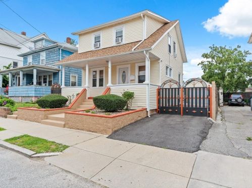 65 Carolina Ave, Providence, RI 02905-5403