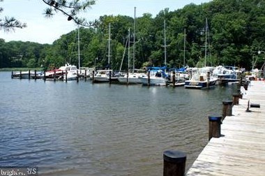 220 Gln Oban Dr, Arnold MD 21012-2110 exterior