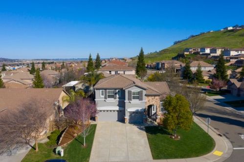 2164 Woodhead St, Folsom, CA 95630-6311