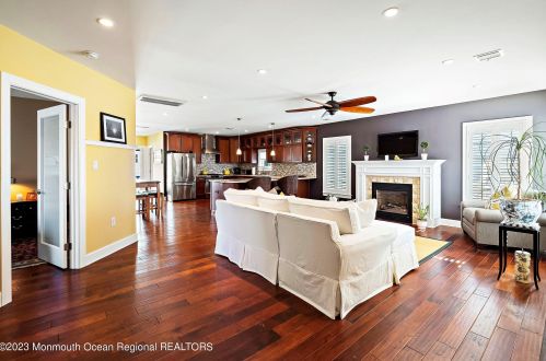 105 New Brunswick Ave, Lavallette, NJ 08735-2419