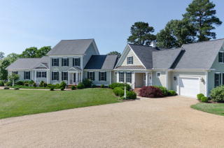 460 Natty Point Ln, Kilmarnock, VA 22482-3126