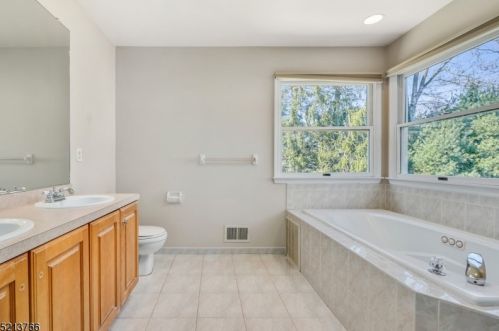 25 Marjaleen Dr, Dover NJ  07869-3411 exterior