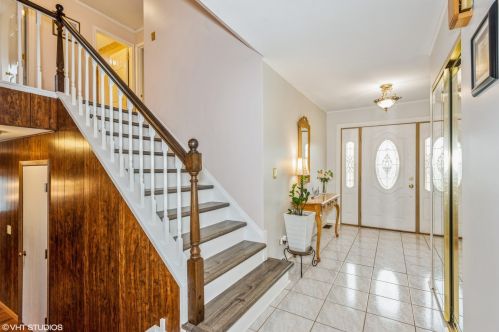 187 Mill Pond Dr, Glendale Heights, IL 60139-1969