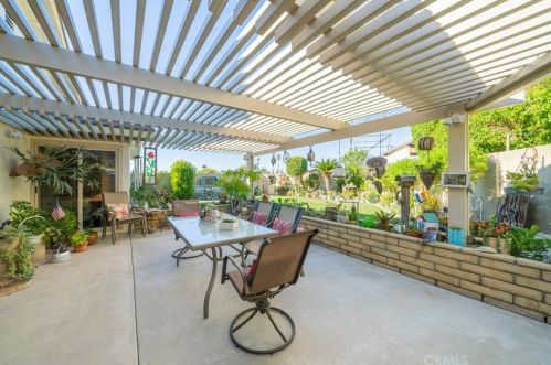 1640 Carnelian St, Anaheim CA  92802-2416 exterior