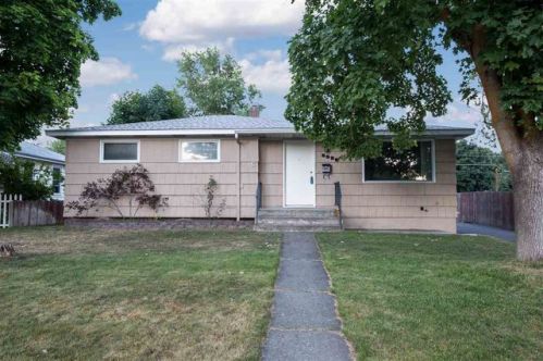5526 Elm St, Spokane WA  99205-6854 exterior