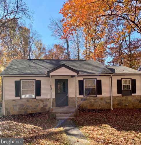37 Hall Ln, Fredericksburg, VA 22406-6240