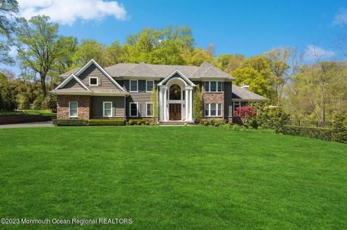 15 Marion Dr, Holmdel Village, NJ 07733-1716