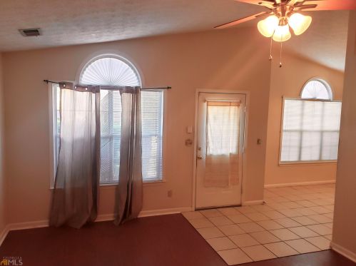 5930 Creekside Dr, Rex GA 30273-1166 exterior