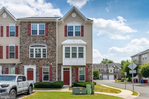 2 Tylers Ct, Somerdale, NJ 08083-3005