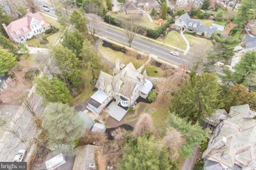 241 Kings Hwy, Tavistock NJ 08033-1981 exterior