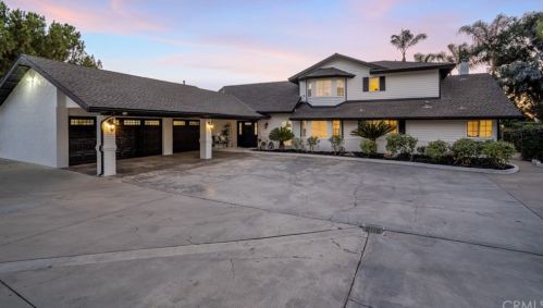 14797 Sunrise Hill Rd, Riverside, CA 92508-8989