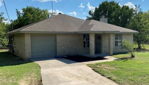 506 Locust St, Nocona, TX 76255-1405