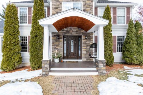 16 Holstein Dr, Pelham, NH 03076-2152