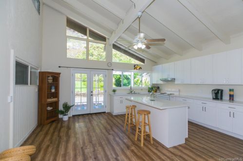 1279 Kaeleku St, Honolulu HI  96825-3005 exterior