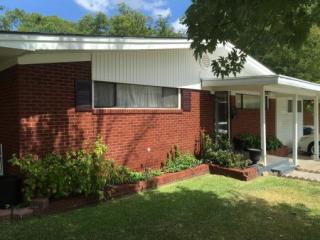 909 Maxwell St, Ardmore, OK 73401-1342