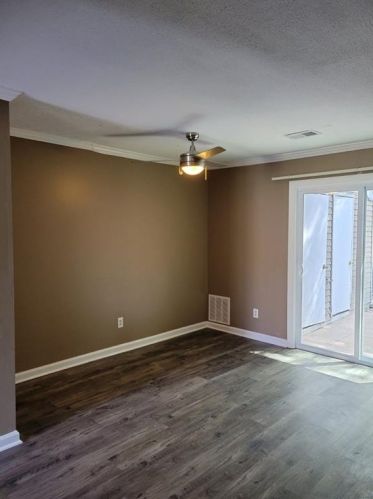 3155 Shadow Walk Ln, Tucker, GA 30084-2142