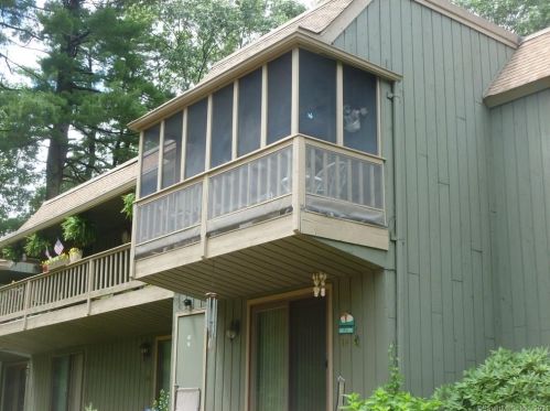 15 Village Rd, Southington, CT 06489-3447