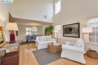 6 Volberg Ct, Alameda, CA 94501-6419