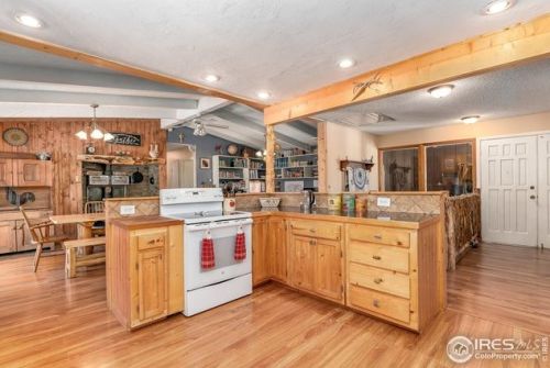 890 Fish Creek Rd, Estes Park CO 80517-5462 exterior