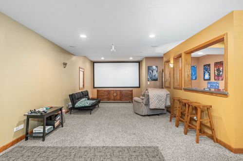 5 Crenshaw Ct, Lemont IL  60490-6614 exterior