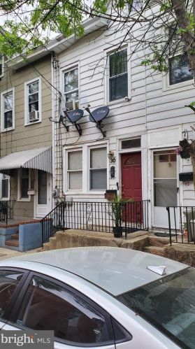 30 Woodland St, Trenton, NJ 08611-1448