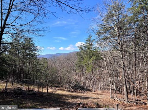 75 Ruffed Grouse Ln, Berkeley Springs WV  25411-5287 exterior