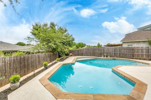 8100 Broken Arrow Rd, Fort Worth TX  76137-1291 exterior