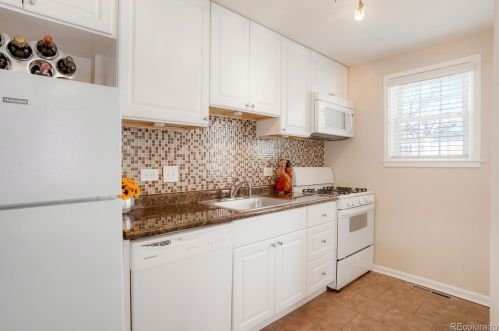 1257 Locust St, Denver CO 80207-3943 exterior