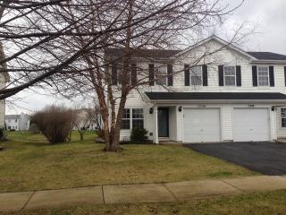 2746 Idaho Rd, Naperville, IL 60564-9492