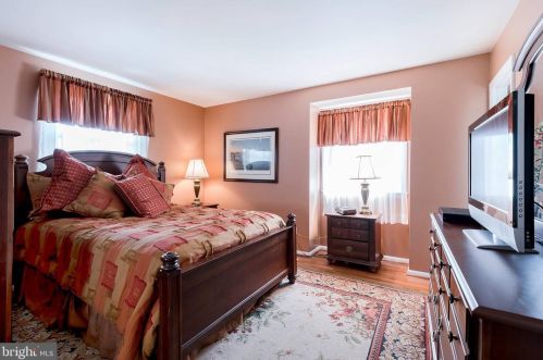 303 Devon Dr, Lancaster PA  17603-4609 exterior