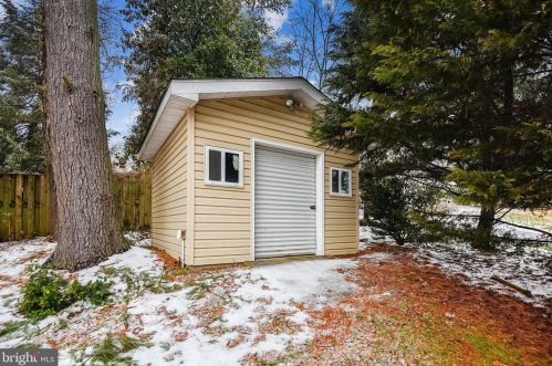 810 Burnt Mills Ave, Silver Spring MD 20901-4506 exterior