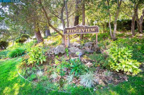 435 Ridgeview Dr, Concord, CA 94523-1027